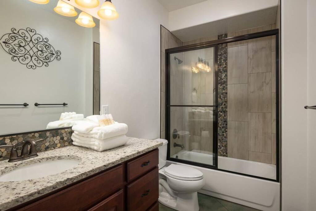 Luxury Downtown Rental モアブ エクステリア 写真
