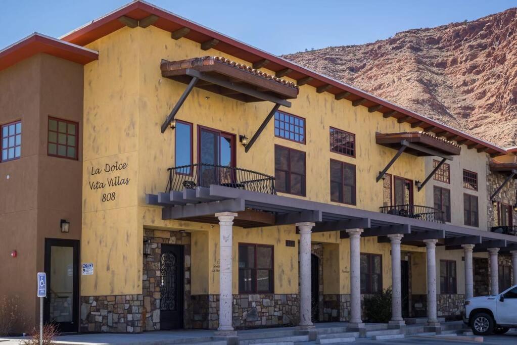 Luxury Downtown Rental モアブ エクステリア 写真